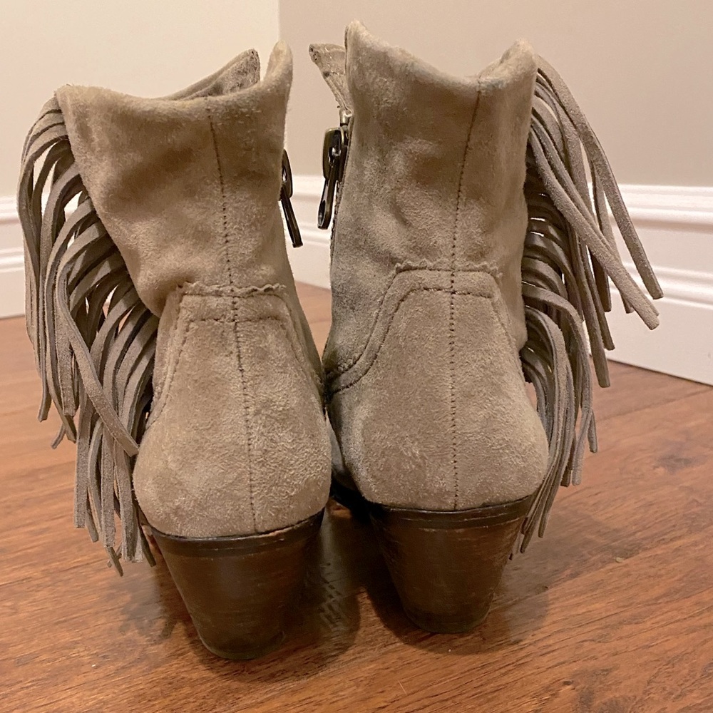 Fringe zip up booties sz 8